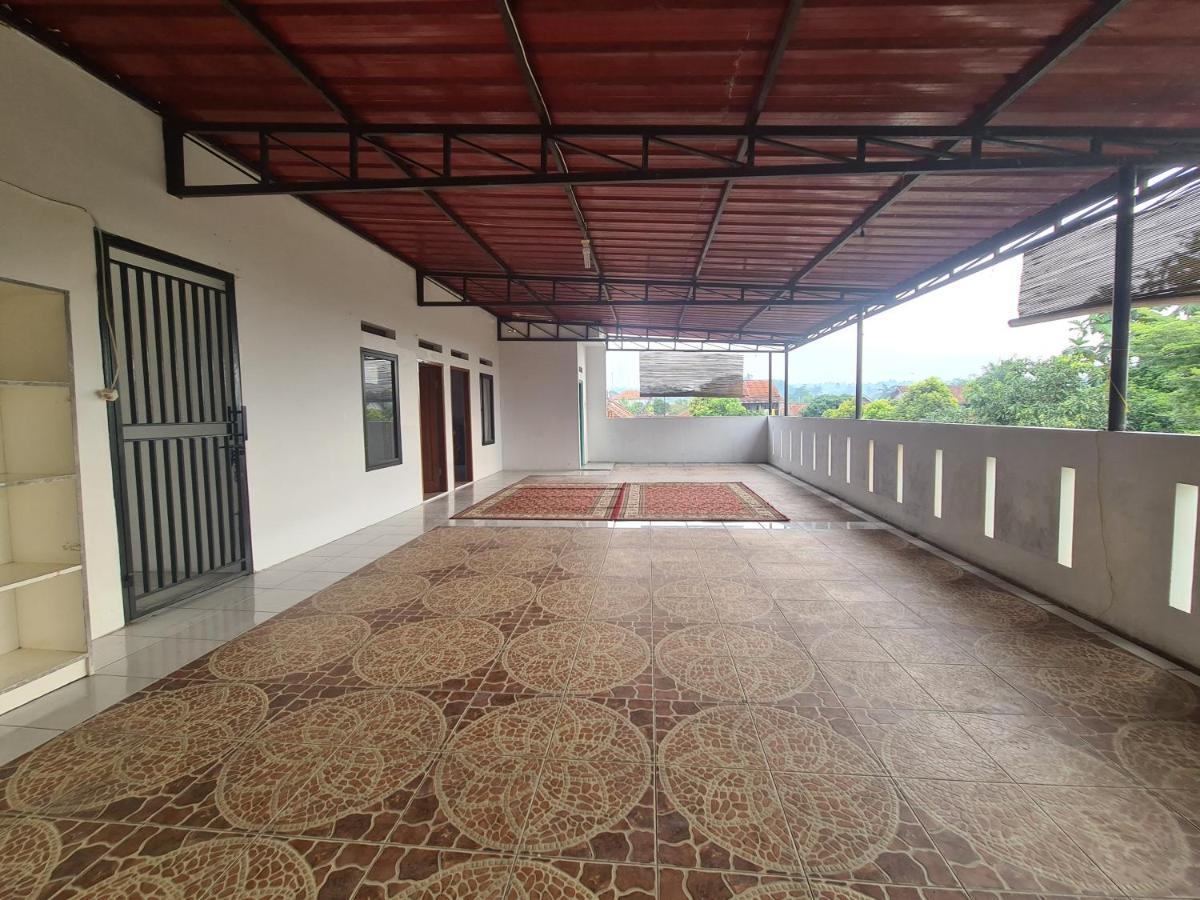 Kampung Istal Villa Pamijahan Богор Екстериор снимка
