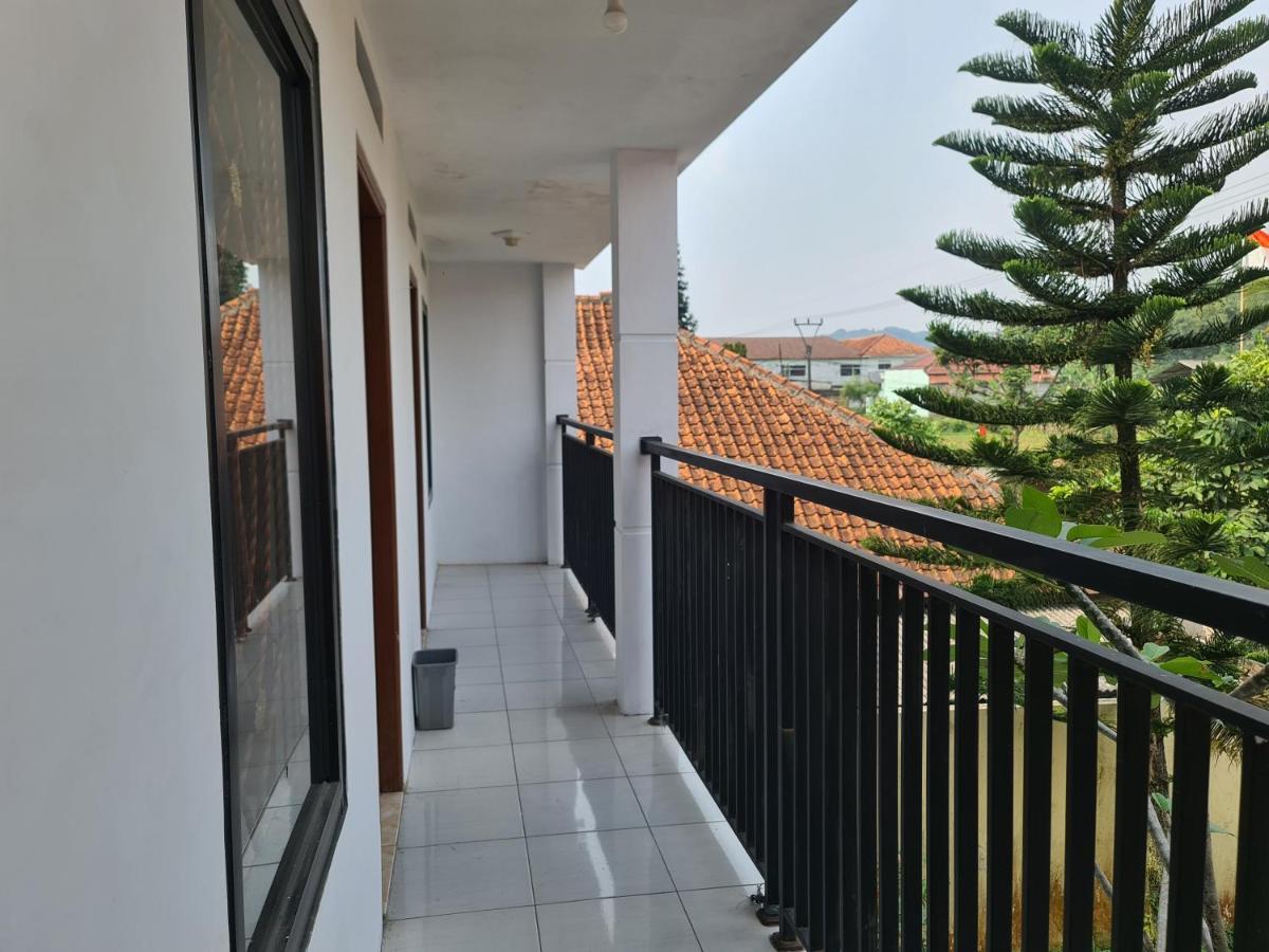 Kampung Istal Villa Pamijahan Богор Екстериор снимка