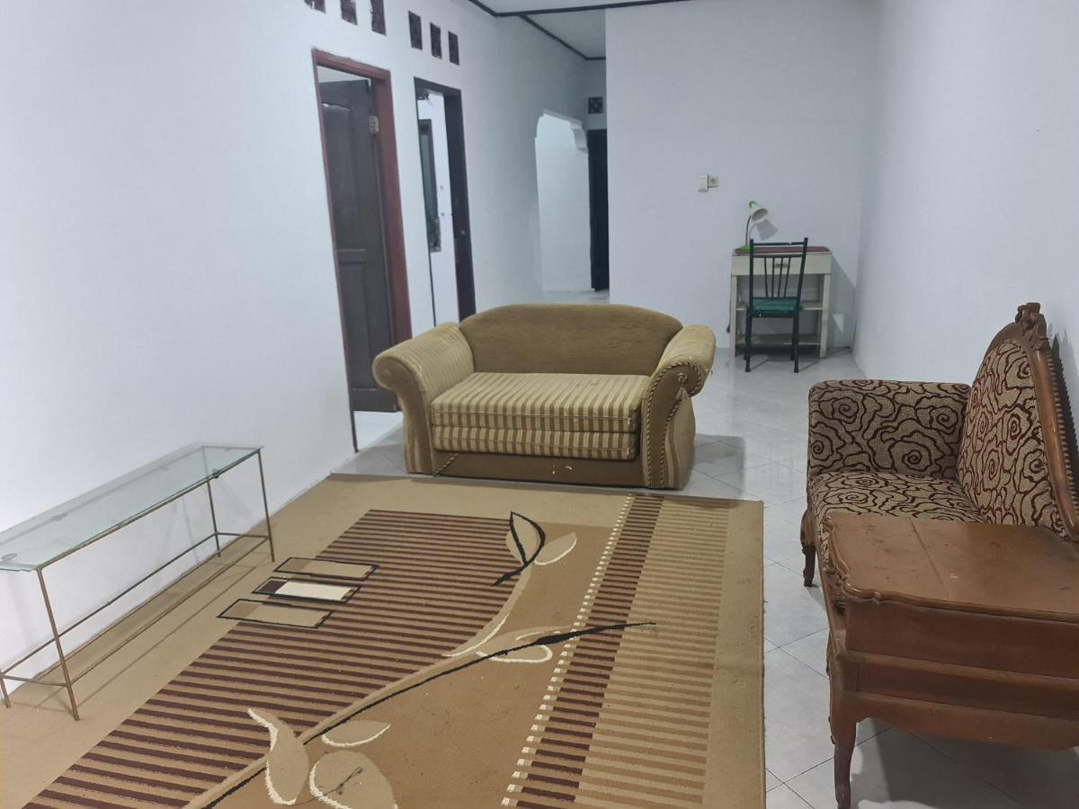 Kampung Istal Villa Pamijahan Богор Екстериор снимка