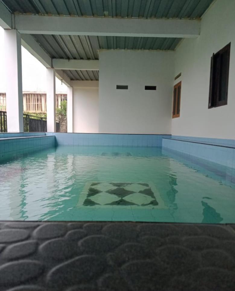 Kampung Istal Villa Pamijahan Богор Екстериор снимка